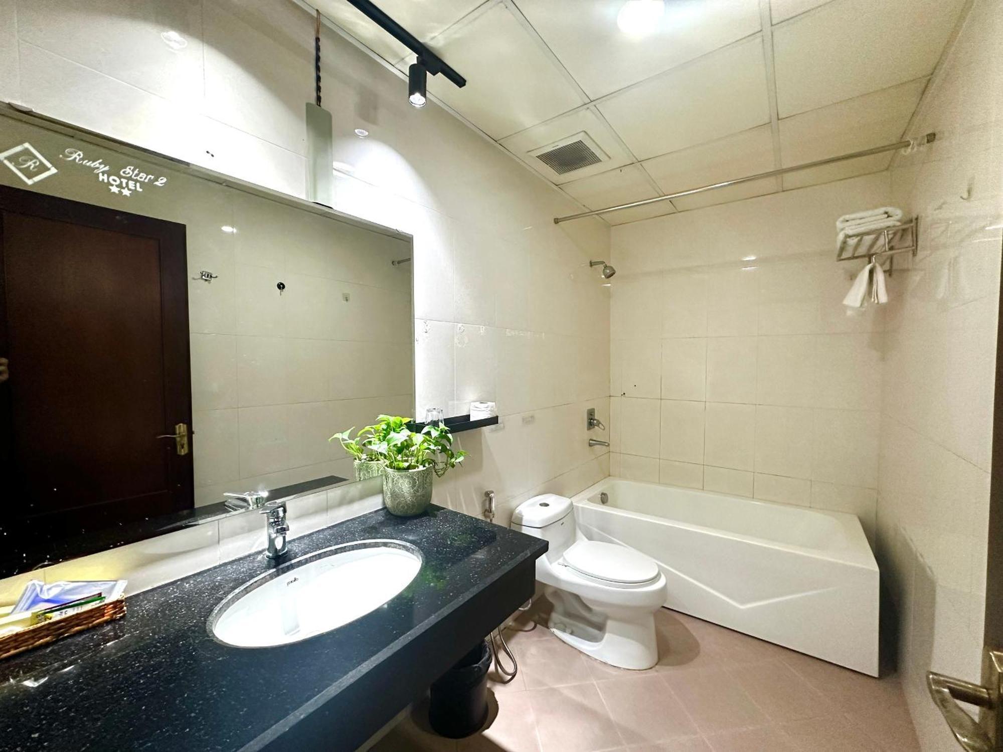 הו צ'י מין סיטי Ruby Star Hotel- Near Ben Thanh Market מראה חיצוני תמונה