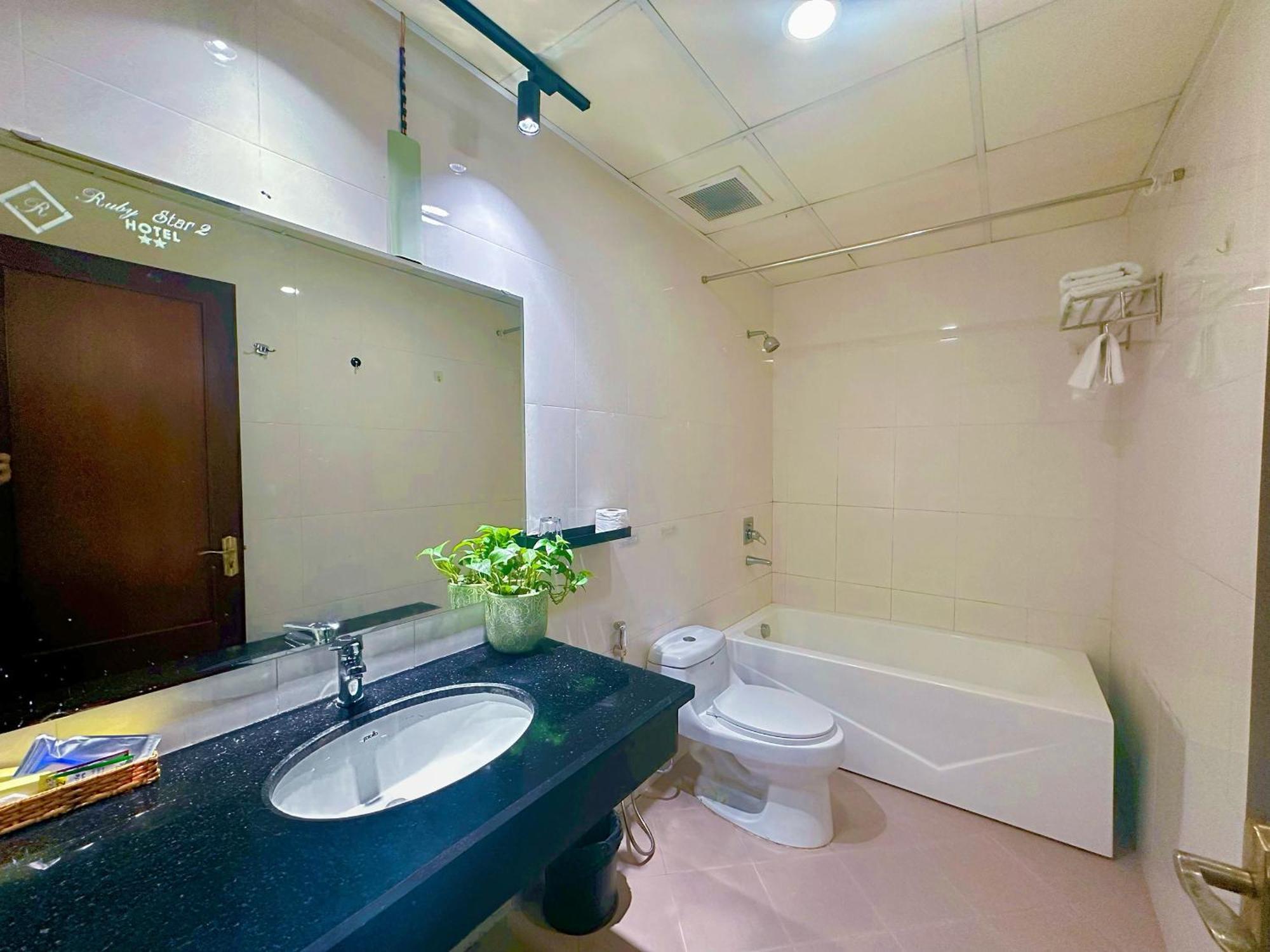 הו צ'י מין סיטי Ruby Star Hotel- Near Ben Thanh Market מראה חיצוני תמונה